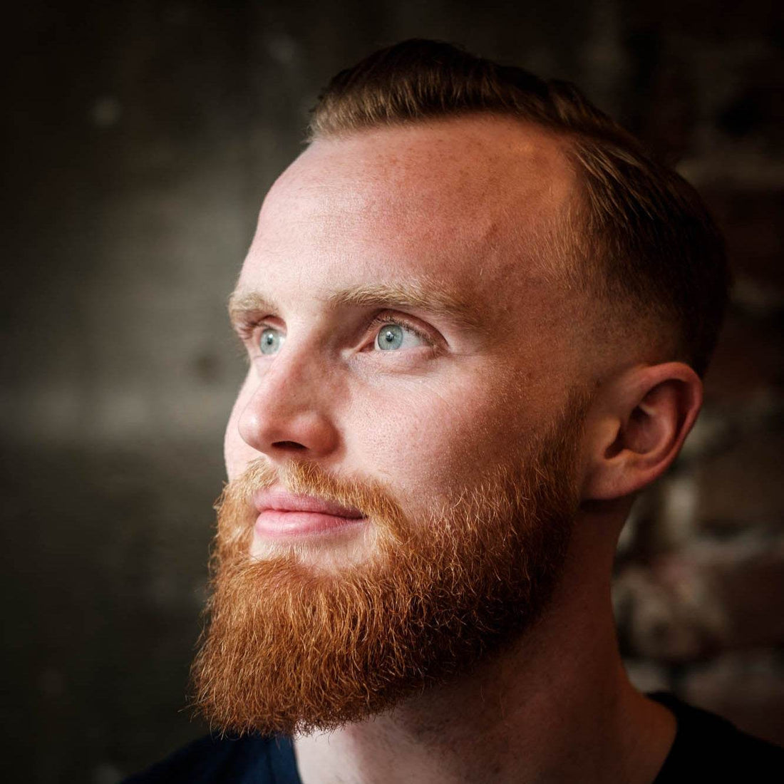 De 5 vanligste feilene menn gjør med skjegget – og hvordan du unngår dem - Hold Fast Grooming
