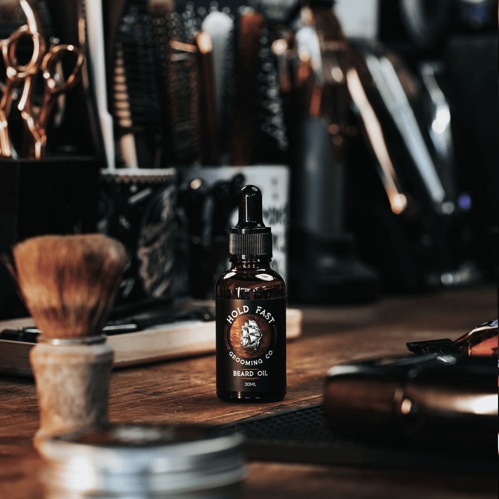 Hvordan bruke skjeggolje riktig – tips, guide og vanlige feil - Hold Fast Grooming