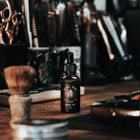 Hvordan bruke skjeggolje riktig – tips, guide og vanlige feil - Hold Fast Grooming